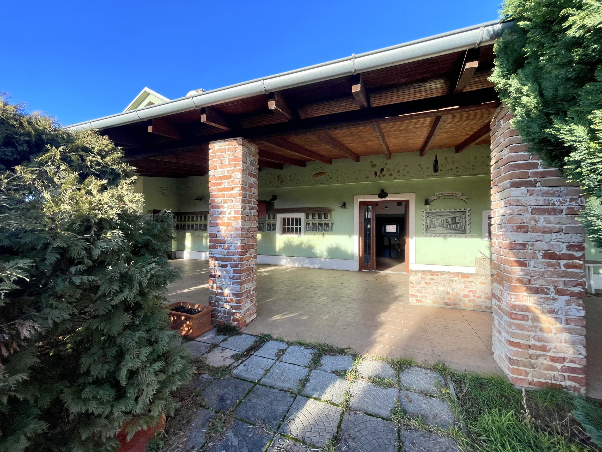 SLOVAKIA - PENZIÓN / HOTEL v Talianskom štýle