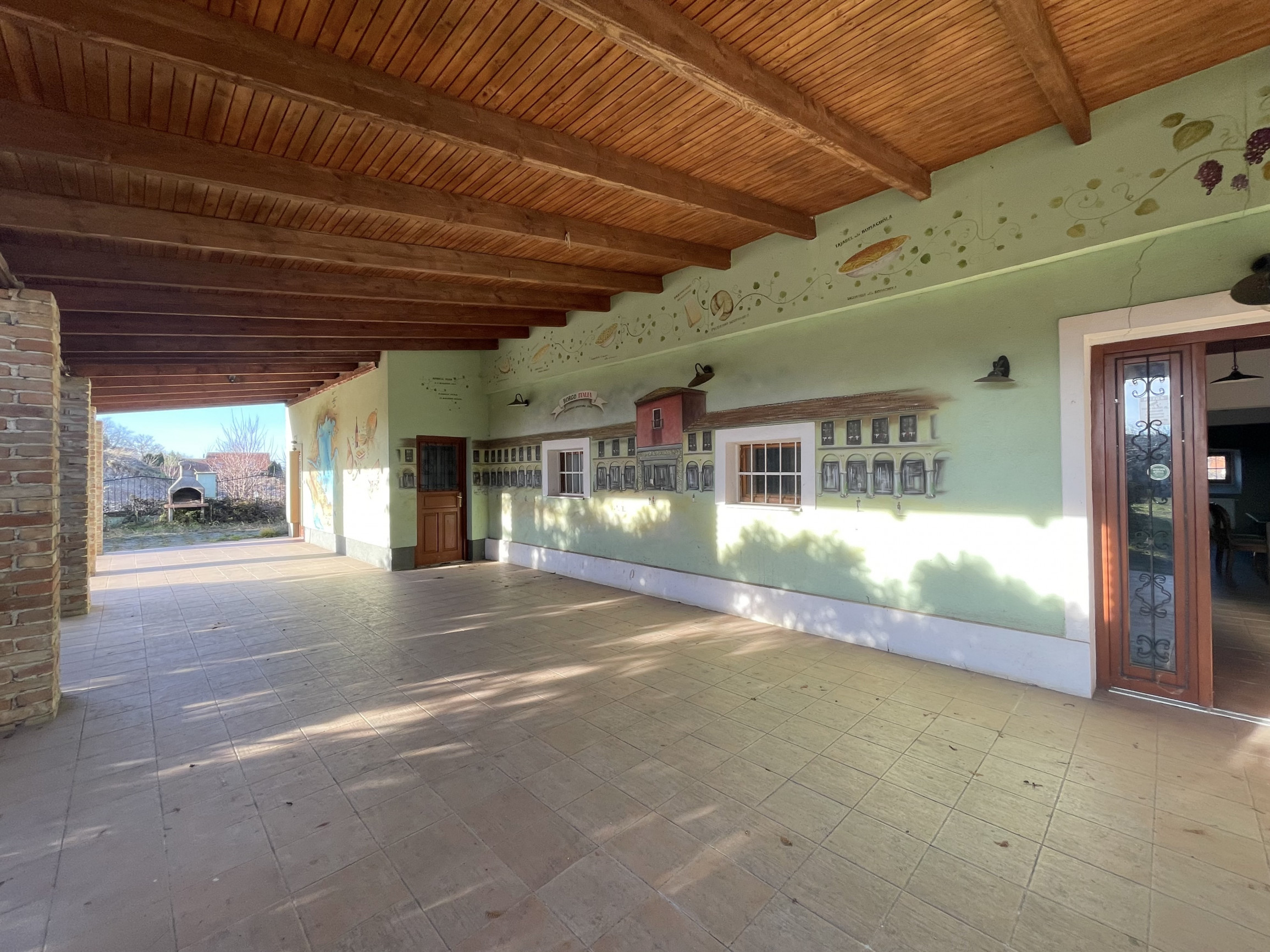 SLOVAKIA - PENZIÓN / HOTEL v Talianskom štýle