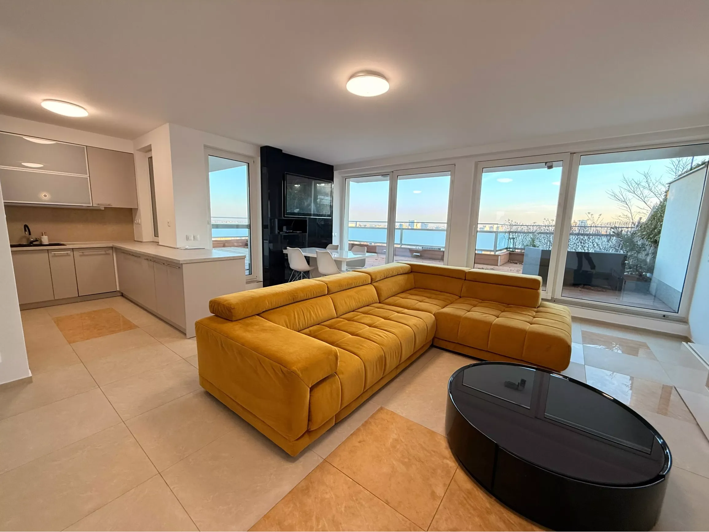 Beautiful 2 bedrooms apartment with big terrace