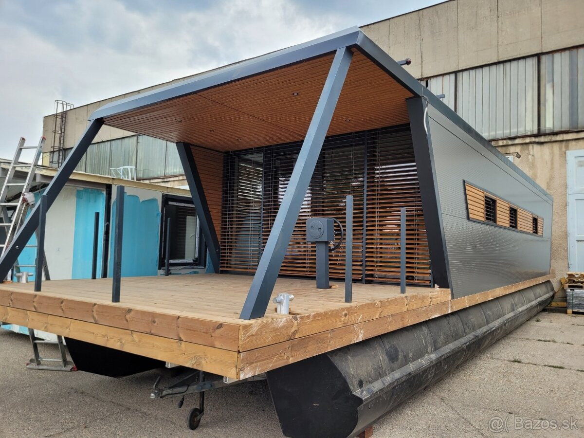 Úplne nový vysokomofrtne vybavený HAUSBOT