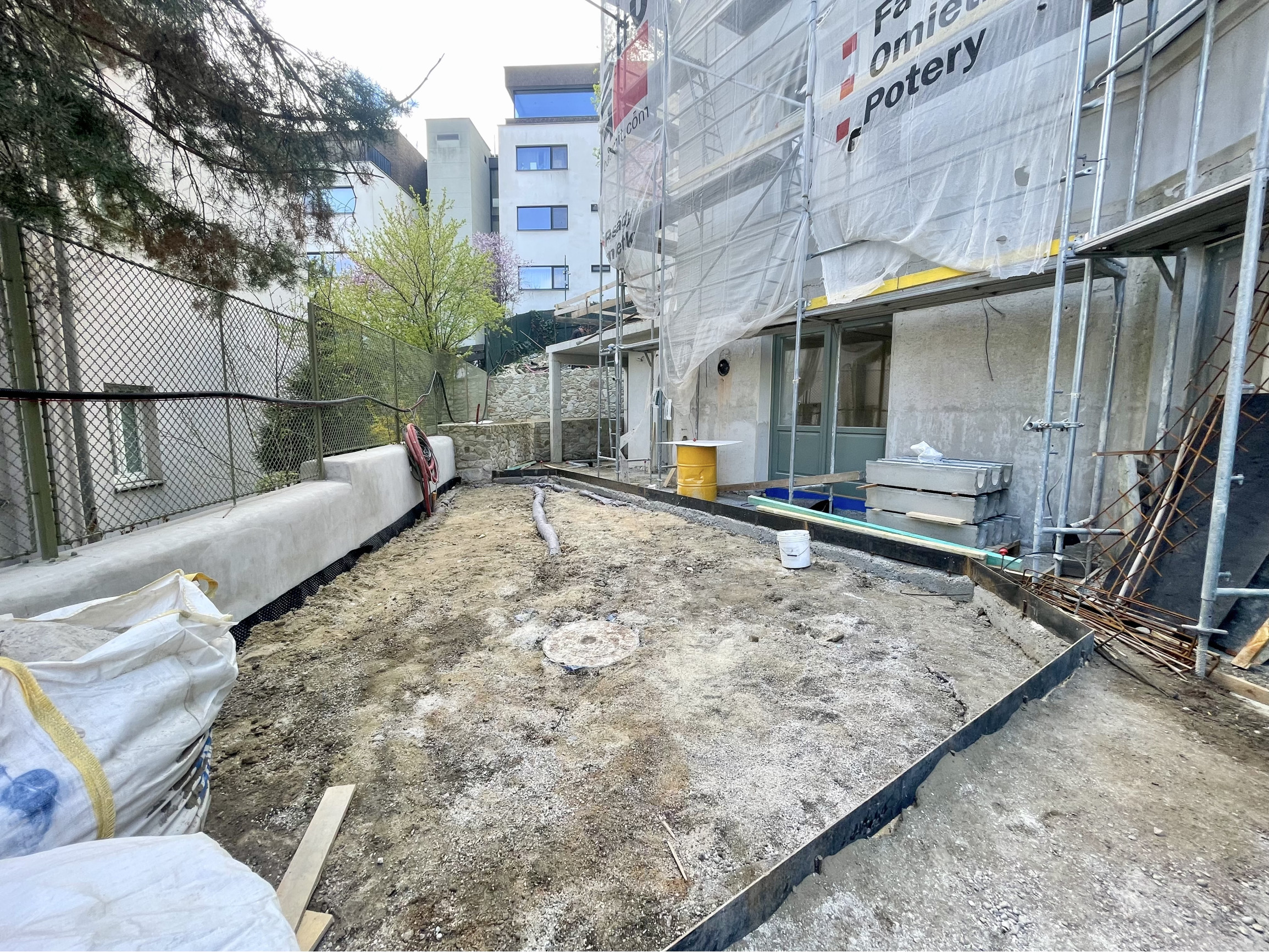 Nový 1,5 izb. BYT/KANCELÁRIĄ s Parkovaním V HISTORICKEJ VILE /PALISÁDY