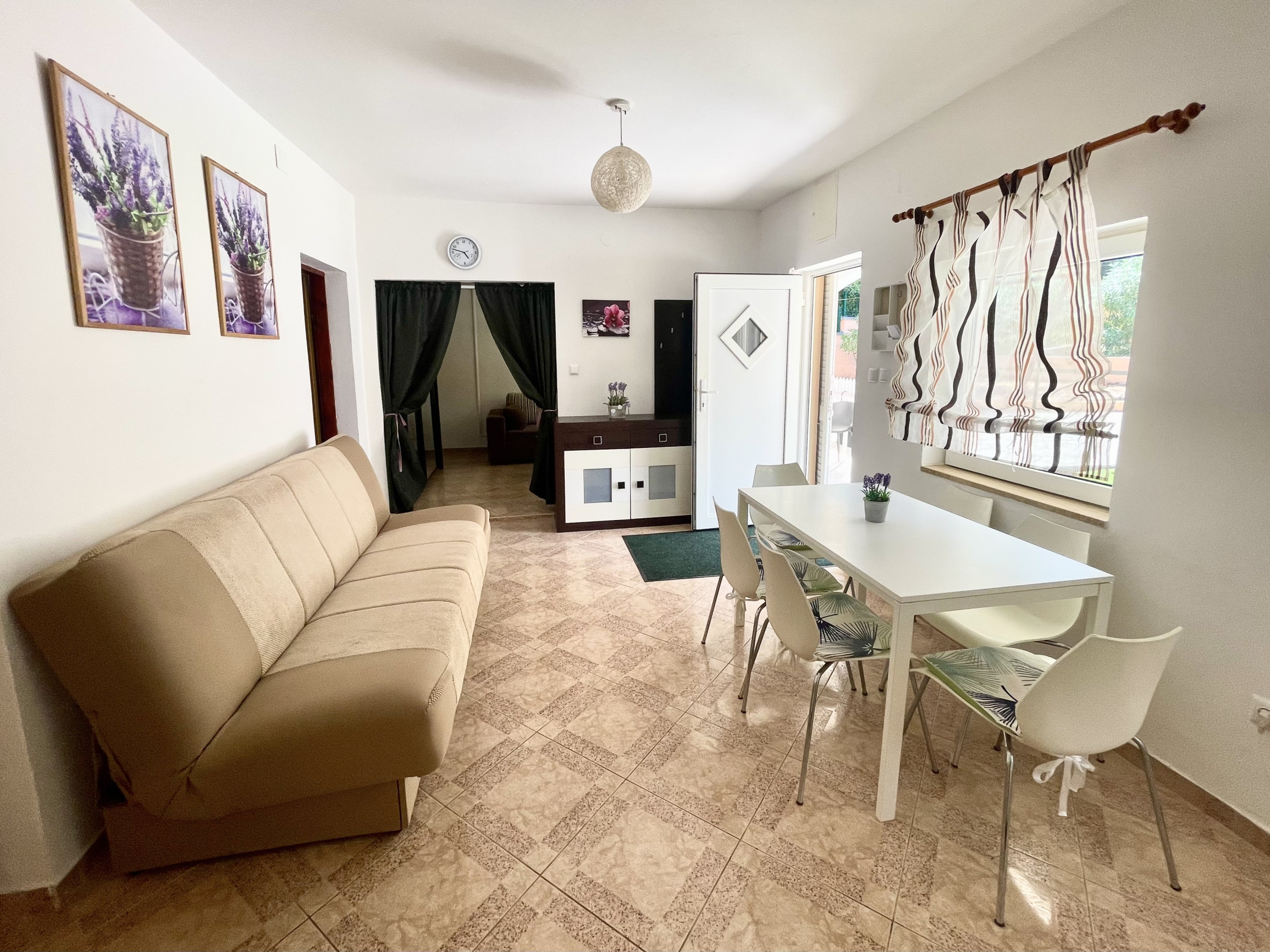 CHORVÁTSKO/ ISTRIA - VILA / 2 x 3 izbový BYT