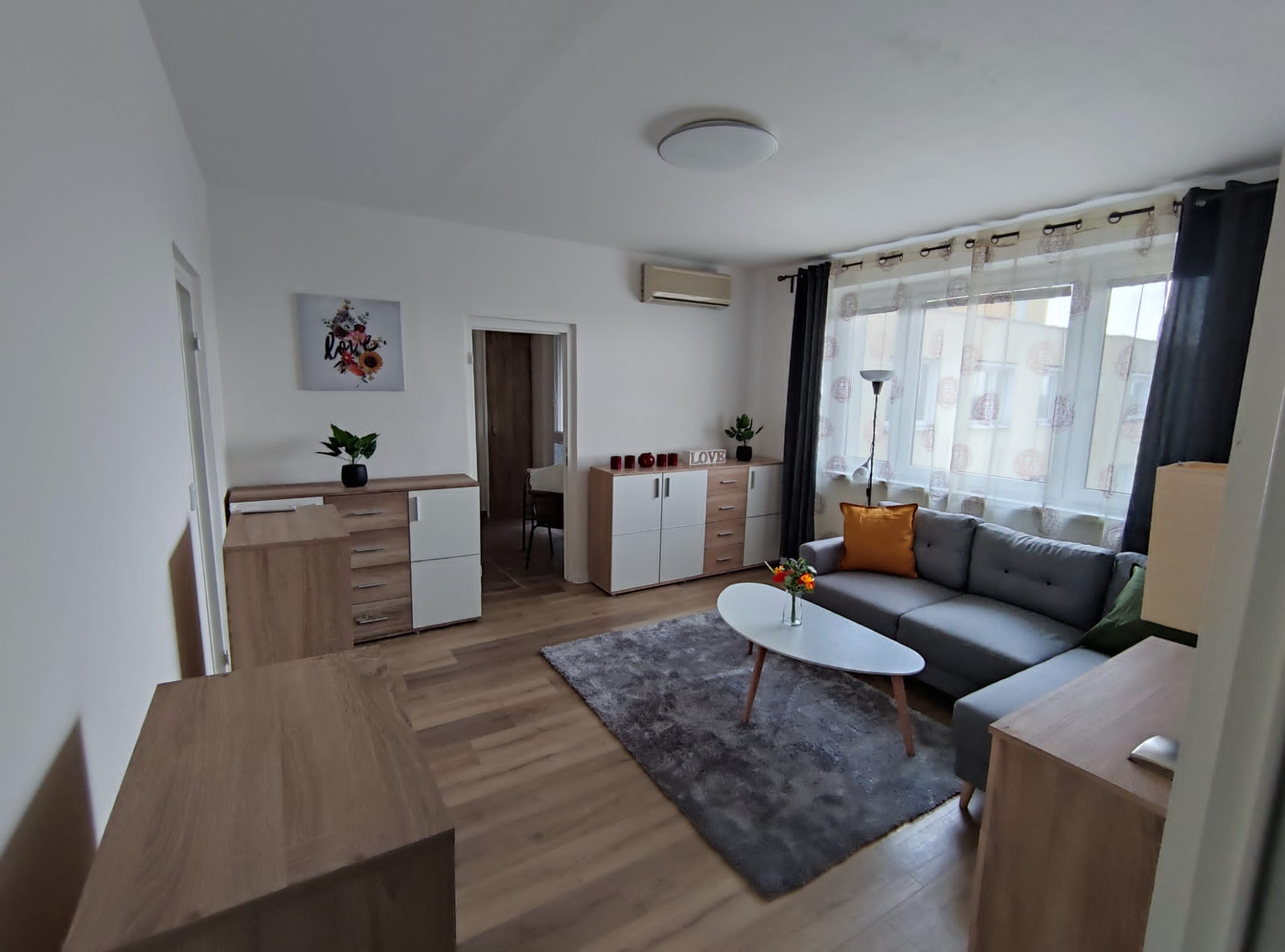 Veľký 2 izbový byt s balkónom a krásnym výhľadom