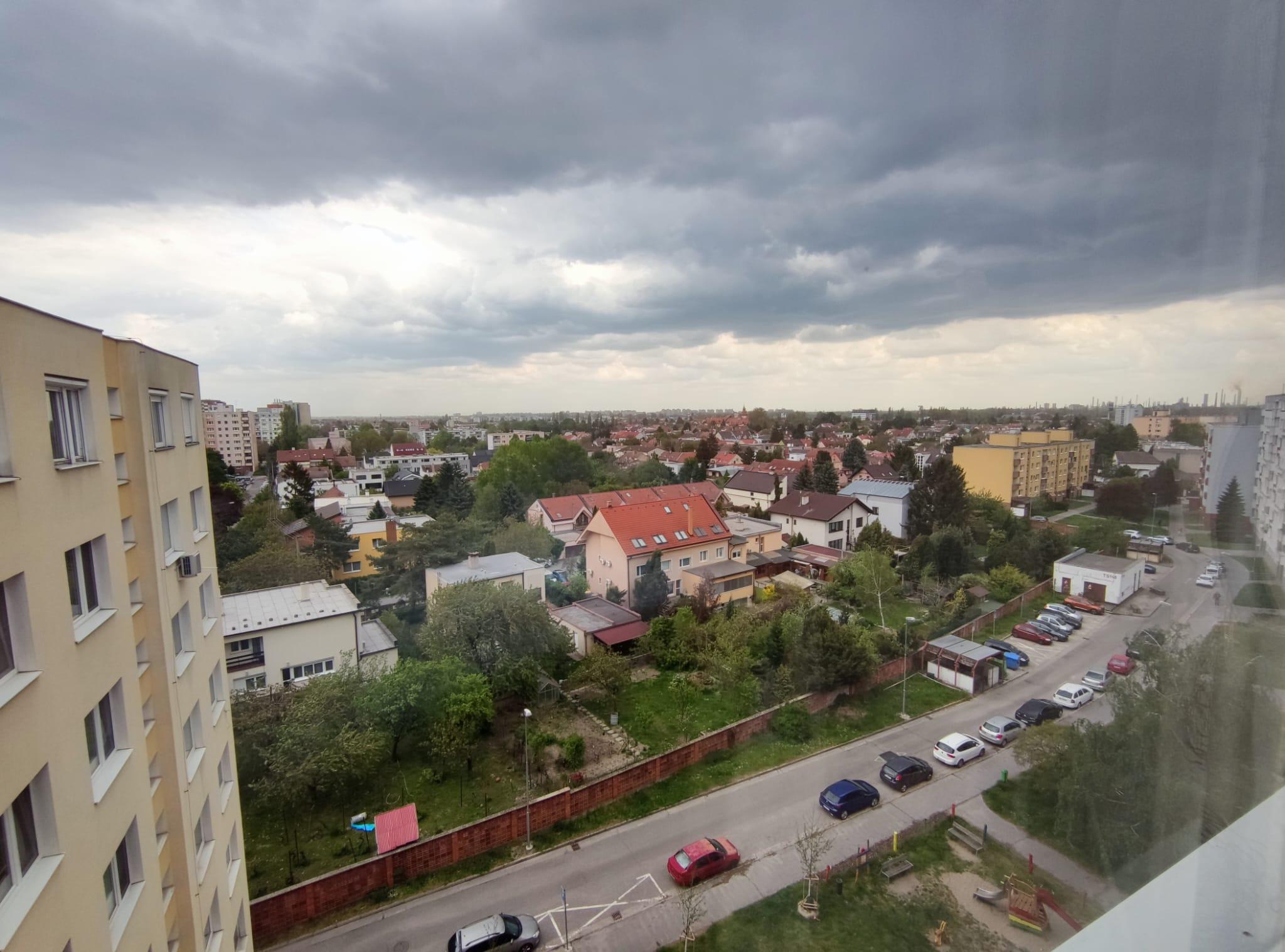 Veľký 2 izbový byt s balkónom a krásnym výhľadom