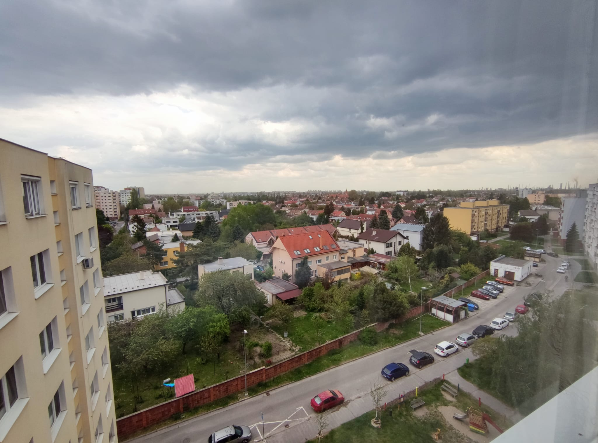 Veľký 2 izbový byt s balkónom a krásnym výhľadom