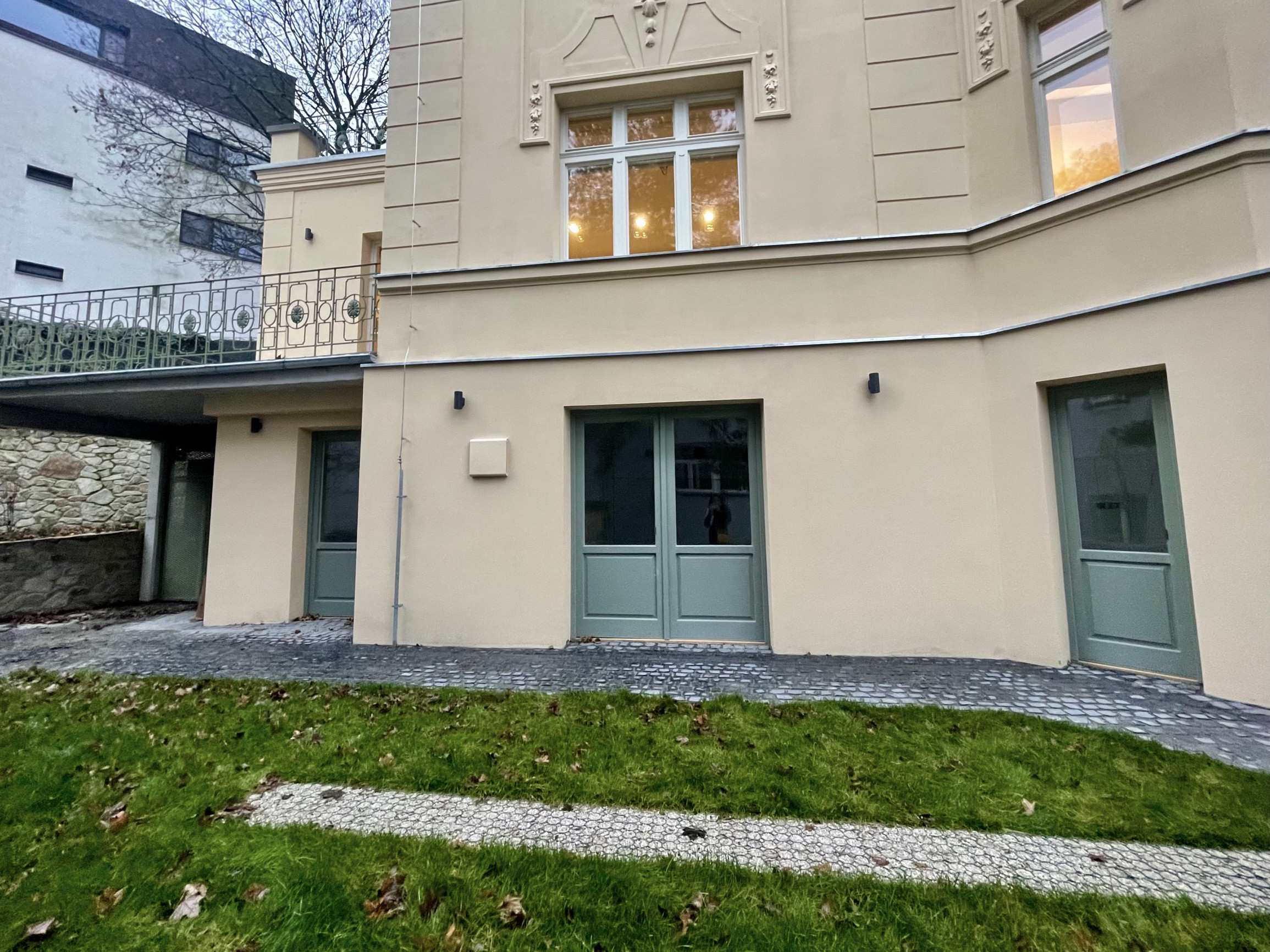 Nový 1,5 izb. BYT/KANCELÁRIA V HISTORICKEJ VILE /PALISÁDY