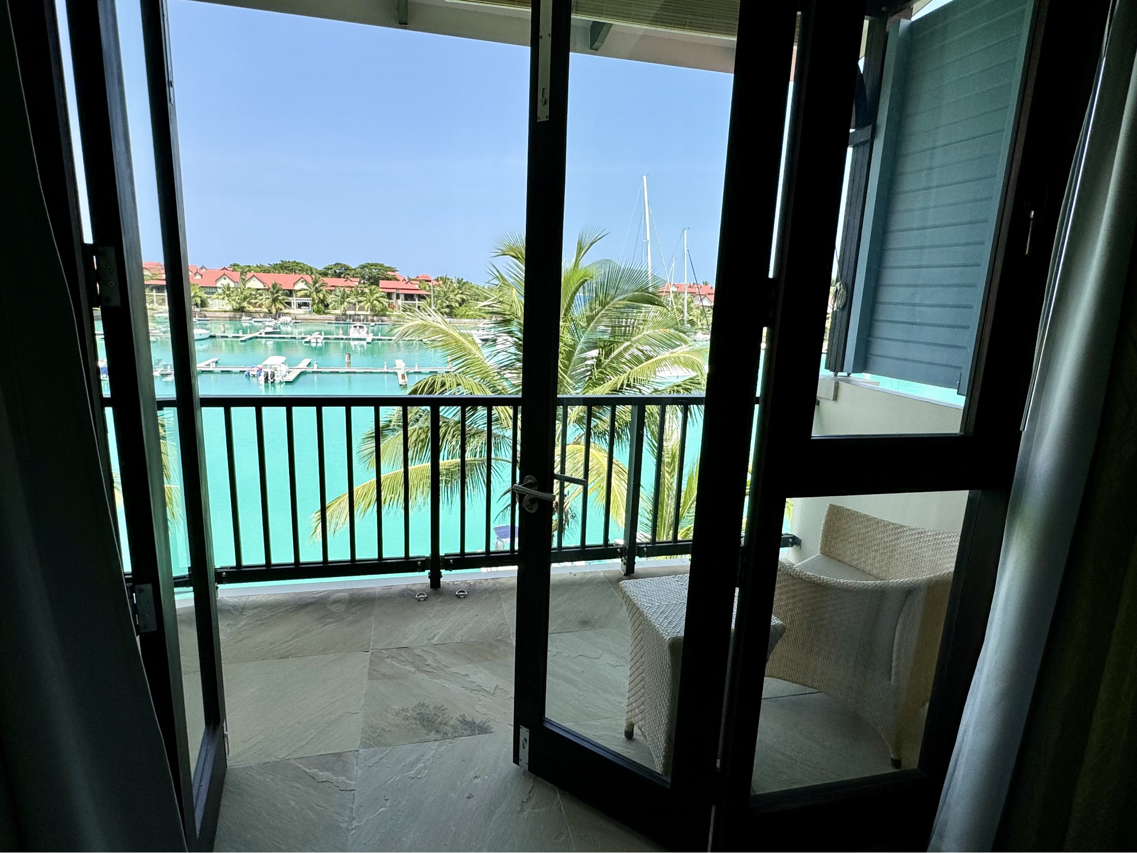 SEYCHELY / MAHÉ / Eden Island / LOFT APARTMÁN s terasou a výhľadom na oceán.