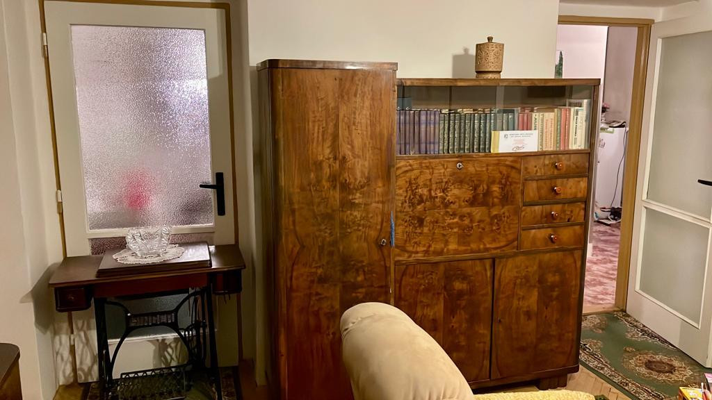 Veľkometrážny 2 izbový byt v centre mesta