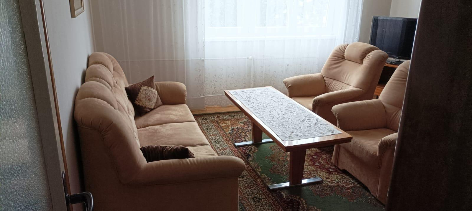 Veľkometrážny 2 izbový byt v centre mesta