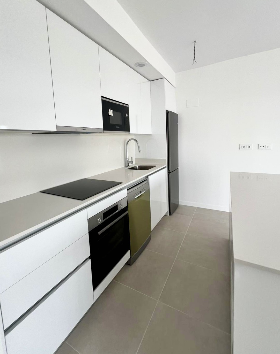 Costa del SOL - MARBELLA 2 spálňový Nový apartmán s veľkou terasou *