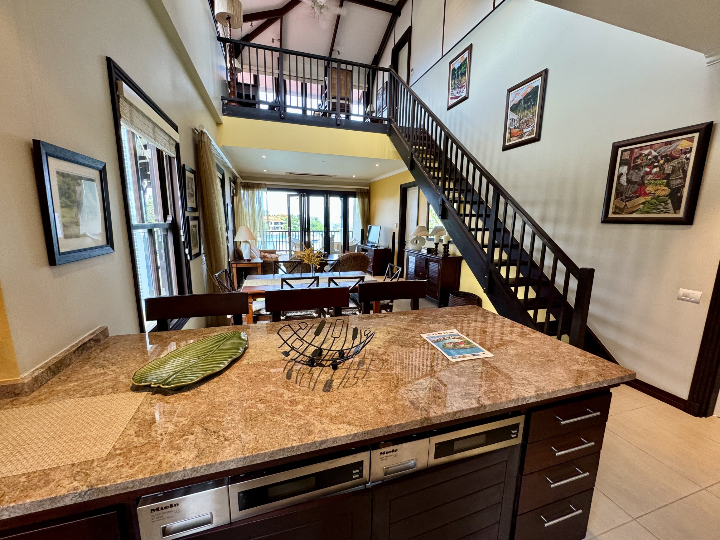 SEYCHELY / MAHÉ / Eden Island / LOFT APARTMÁN s terasou a výhľadom na oceán *