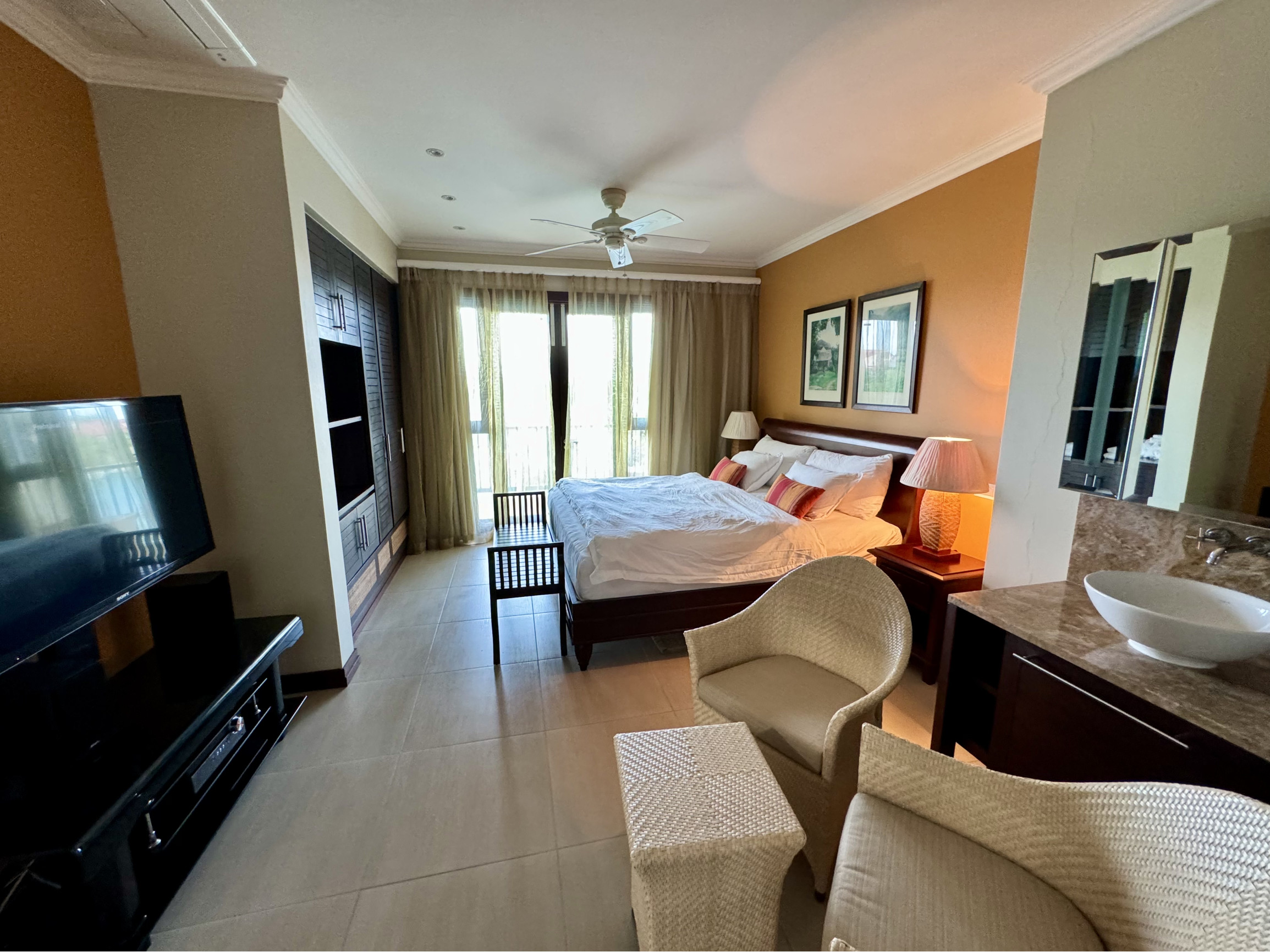 SEYCHELY / MAHÉ / Eden Island / LOFT APARTMÁN s terasou a výhľadom na oceán *