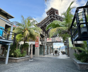 SEYCHELY / MAHÉ / Eden Island / LOFT APARTMÁN s terasou a výhľadom na oceán.