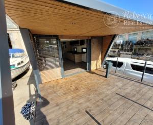 Úplne nový vysokomofrtne vybavený HAUSBOT