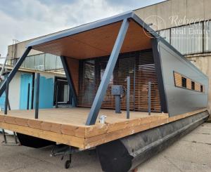 Úplne nový vysokomofrtne vybavený HAUSBOT