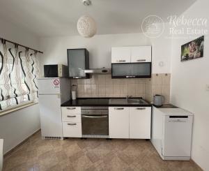 CHORVÁTSKO/ ISTRIA - VILA / 2 x 3 izbový BYT