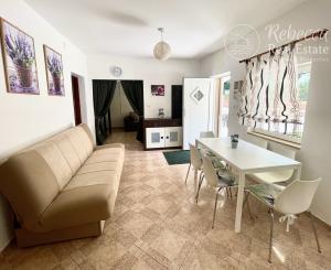 CHORVÁTSKO/ ISTRIA - VILA / 2 x 3 izbový BYT