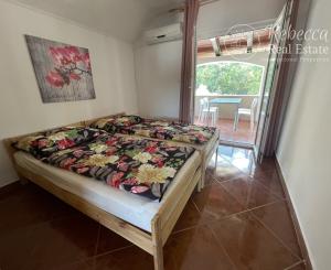 CHORVÁTSKO/ ISTRIA - VILA / 2 x 3 izbový BYT