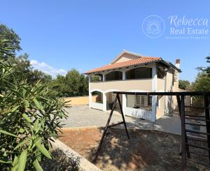 CHORVÁTSKO/ ISTRIA - VILA / 2 x 3 izbový BYT