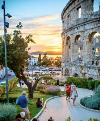 CHORVÁTSKO/ ISTRIA - VILA / 2 x 3 izbový BYT