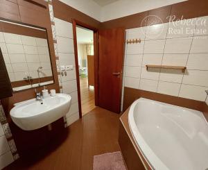 TÁLE - INVESTIČÝ 2-izbový byt. GOLF, LYŽOVANIE