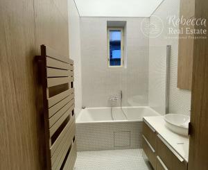 NOVÝ LUXUSNÝ 3 izb. BYT s TERASOU A GARÁŽOU V HISTORICKEJ VILE /PALISÁDY