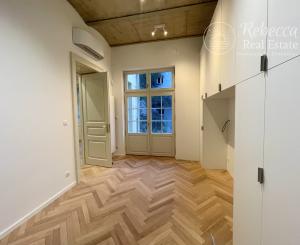 NOVÝ LUXUSNÝ 3 izb. BYT s TERASOU A GARÁŽOU V HISTORICKEJ VILE /PALISÁDY