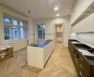 NOVÝ LUXUSNÝ 3 izb. BYT s TERASOU A GARÁŽOU V HISTORICKEJ VILE /PALISÁDY