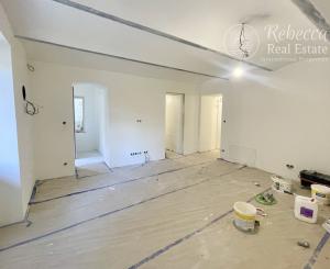 Nový 1,5 izb. BYT/KANCELÁRIĄ s Parkovaním V HISTORICKEJ VILE /PALISÁDY