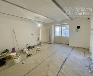 Nový 1,5 izb. BYT/KANCELÁRIĄ s Parkovaním V HISTORICKEJ VILE /PALISÁDY