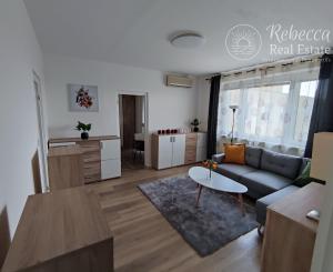 Veľký 2 izbový byt s balkónom a krásnym výhľadom