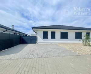 NOVÝ DIZAJNOVO ZARIADENÝ 4 Izb.byt v DVOJDOME