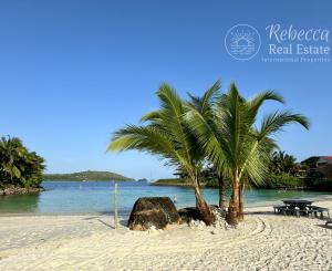 SEYCHELY / MAHÉ / Eden Island / LOFT APARTMÁN s terasou a výhľadom na oceán.