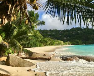 SEYCHELY / MAHÉ / Eden Island / LOFT APARTMÁN s terasou a výhľadom na oceán.