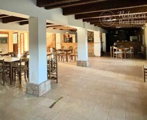 SLOVAKIA - PENZIÓN / HOTEL v Talianskom štýle