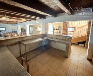 SLOVAKIA - PENZIÓN / HOTEL v Talianskom štýle