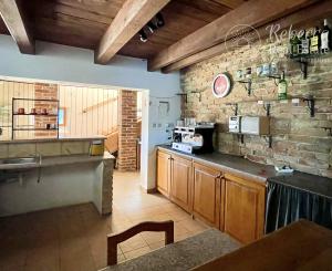 SLOVAKIA - PENZIÓN / HOTEL v Talianskom štýle