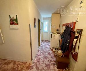 Veľkometrážny 2 izbový byt v centre mesta