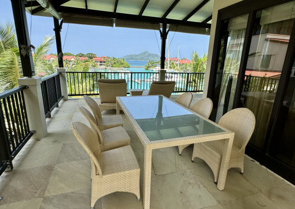 Loft Apartmán Seychely s terasou a výhľadom na oceán