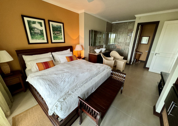 SEYCHELY / MAHÉ / Eden Island / LOFT APARTMÁN s terasou a výhľadom na oceán.