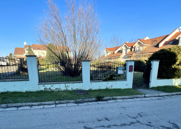 SLOVAKIA - PENZIÓN / HOTEL v Talianskom štýle