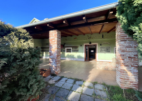 SLOVAKIA - PENZIÓN / HOTEL v Talianskom štýle