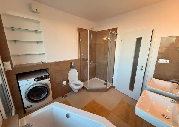 Beautiful 2 bedrooms apartment with big terrace