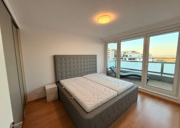 Beautiful 2 bedrooms apartment with big terrace