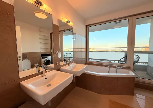 Beautiful 2 bedrooms apartment with big terrace