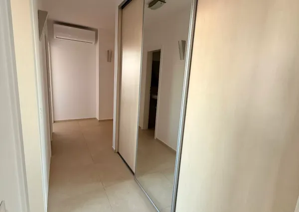 Beautiful 2 bedrooms apartment with big terrace