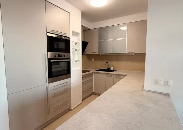 Beautiful 2 bedrooms apartment with big terrace