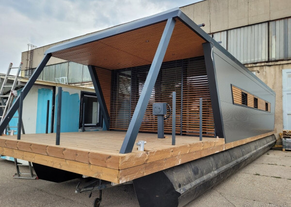 Úplne nový vysokomofrtne vybavený HAUSBOT