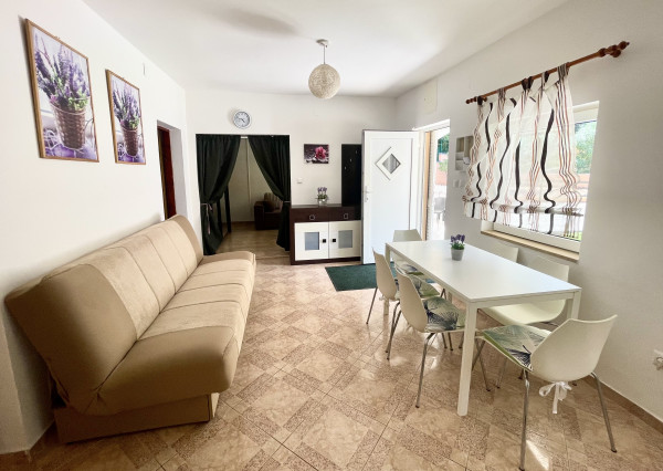 CHORVÁTSKO/ ISTRIA - VILA / 2 x 3 izbový BYT