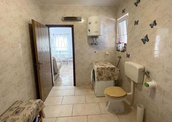 CHORVÁTSKO/ ISTRIA - VILA / 2 x 3 izbový BYT